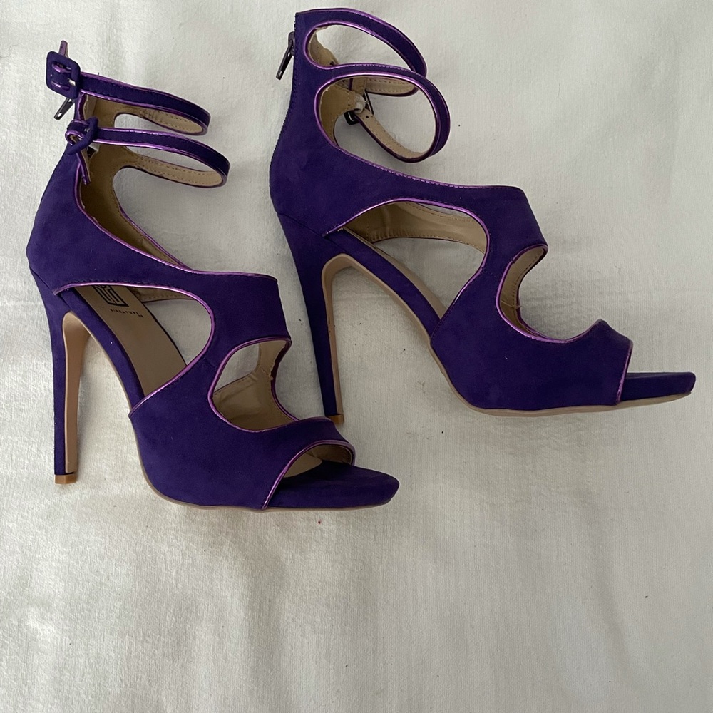 “NWOT” Purple Cut Out Heels
